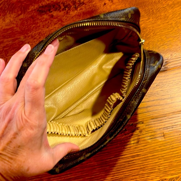 🤎LOUIS VUITTON MONOGRAM TROUSSE TOILETTE 23🤎 - Picture 7 of 10